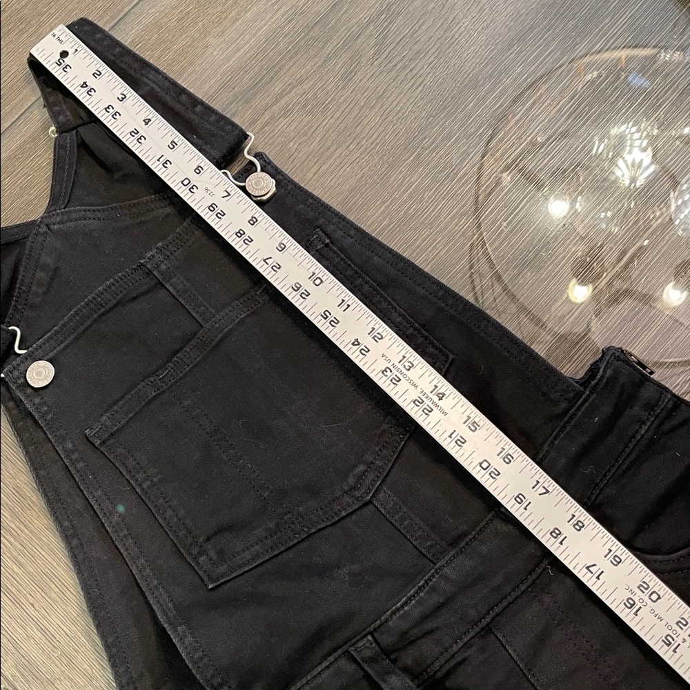 Levi's® Women's Skinny Overalls in SKINNY DIP Jeans Size 27 Black - Picture 11 of 16